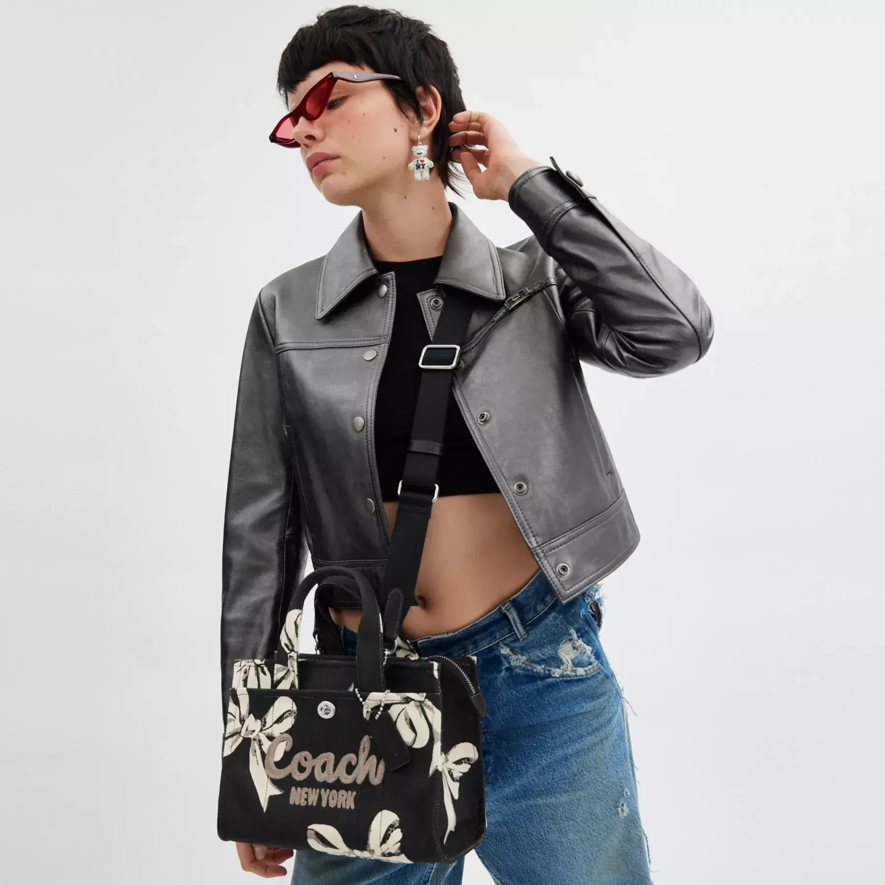 Cargo Tote Bag 26 With Bow Print Black Multi Cargo Tote Bag 26 With Bow Print Black Multi