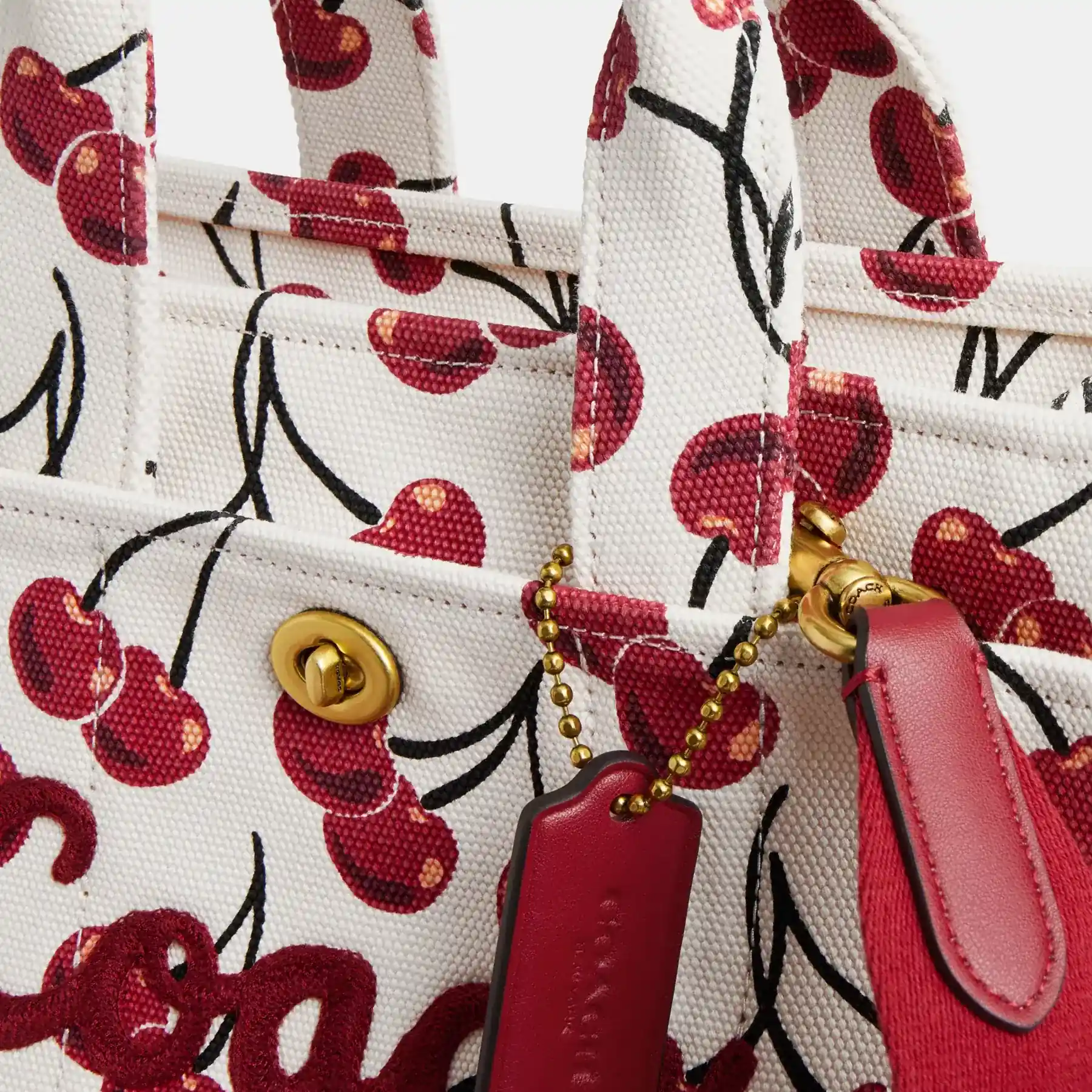 Cargo Tote Bag 26 With Cherry Print Chalk Multi Cargo Tote Bag 26 With Cherry Print Chalk Multi