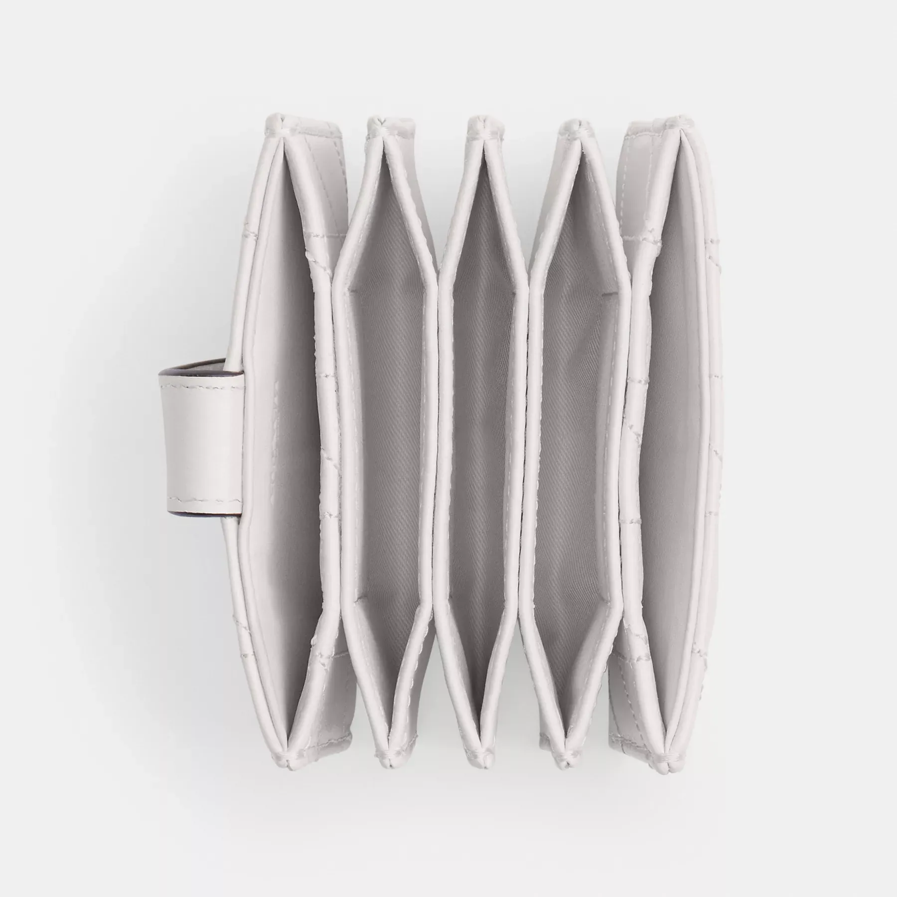 Essential Multi Card Holder With Quilting Chalk Essential Multi Card Holder With Quilting Chalk