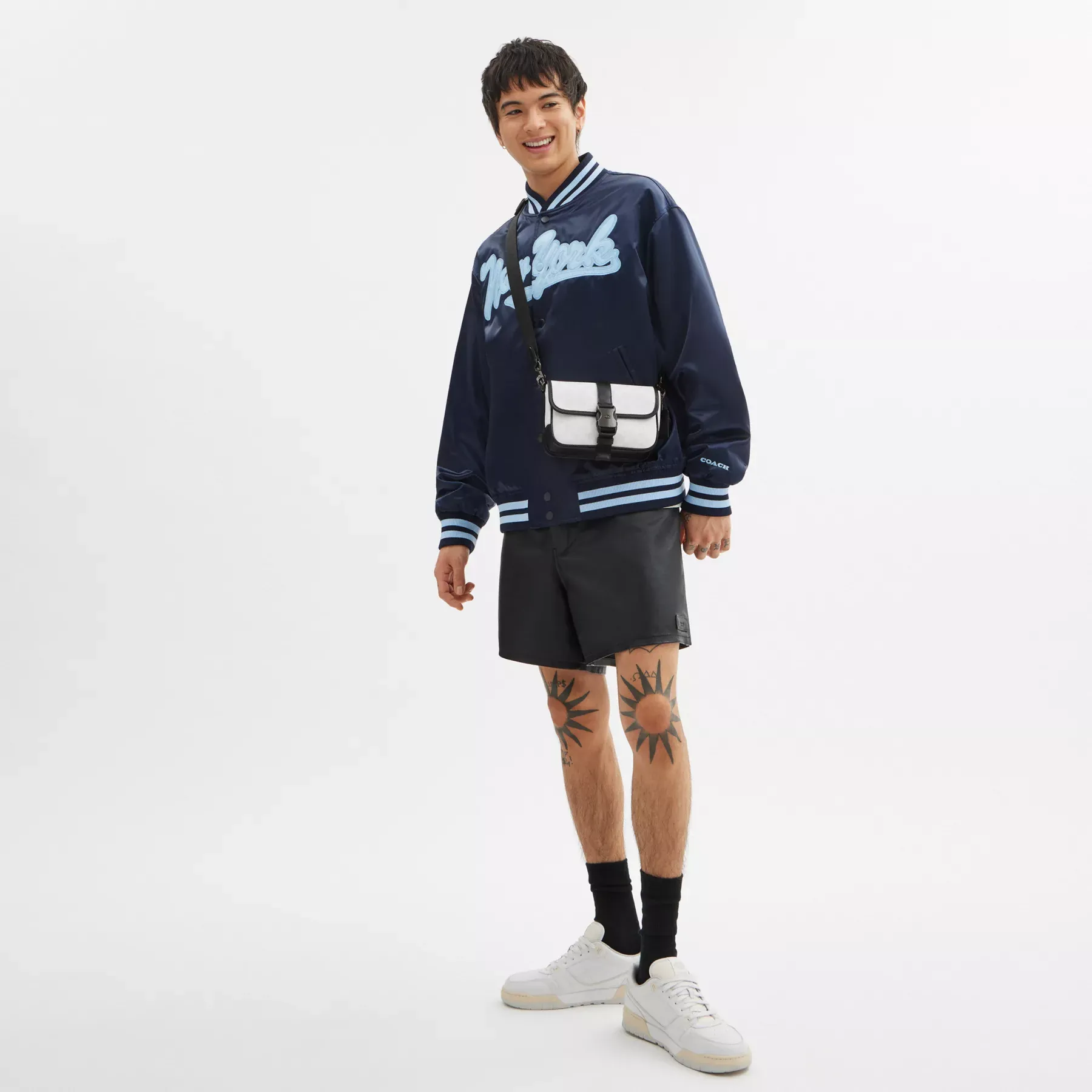 League Crossbody Bag 19 In Signature Canvas White/Black Sig League Crossbody Bag 19 In Signature Canvas White/Black Sig