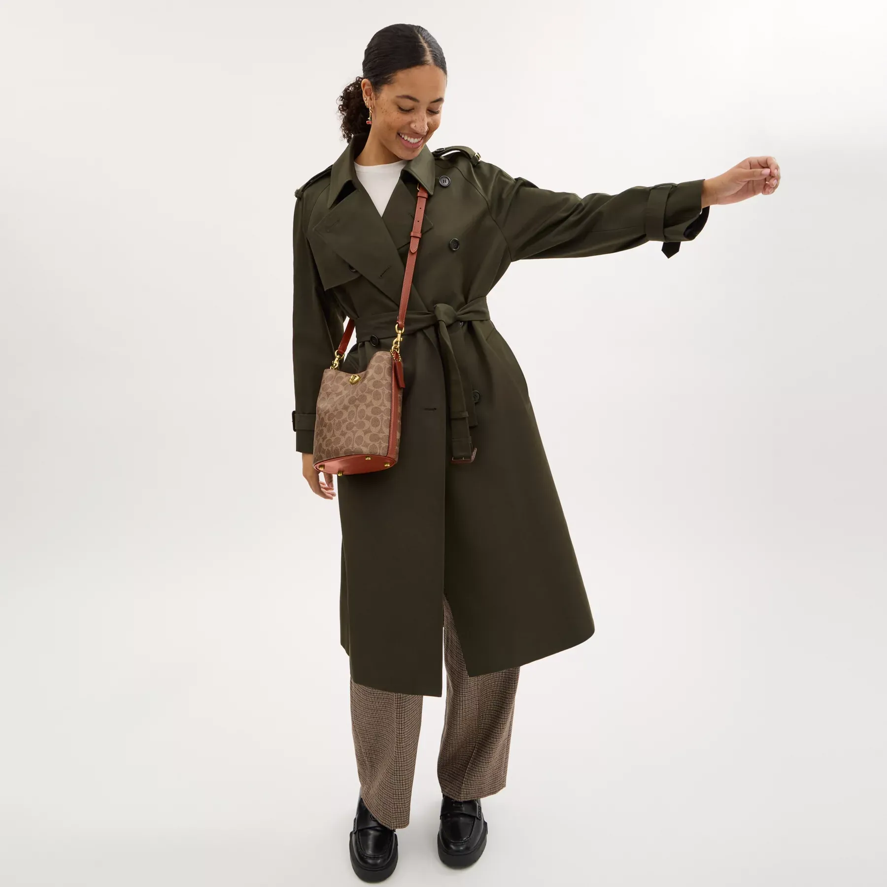 Willow Soft Bucket Bag 19 In Signature Canvas Tan Caramel Willow Soft Bucket Bag 19 In Signature Canvas Tan Caramel