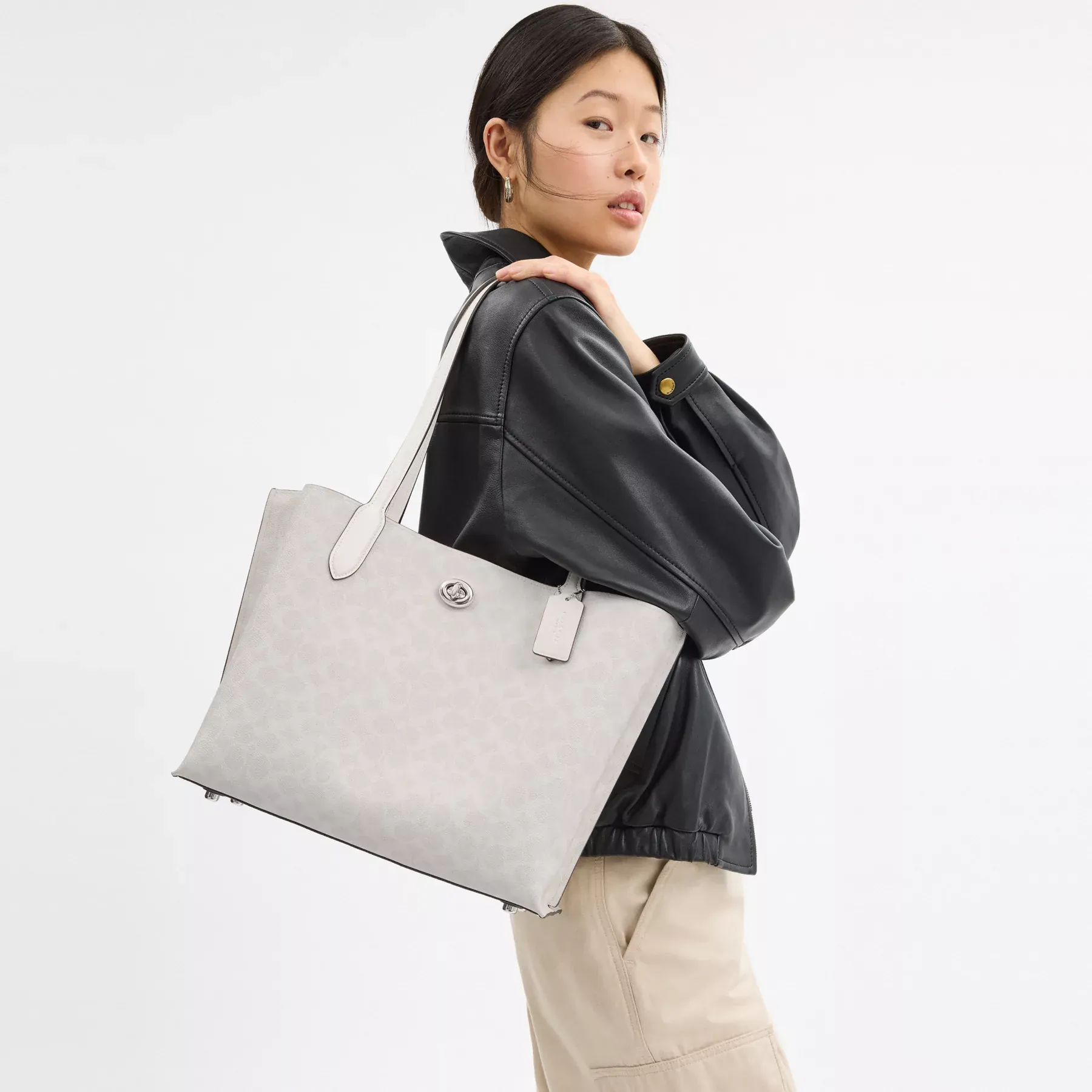 Willow Tote Bag In Signature Canvas White Chalk Willow Tote Bag In Signature Canvas White Chalk